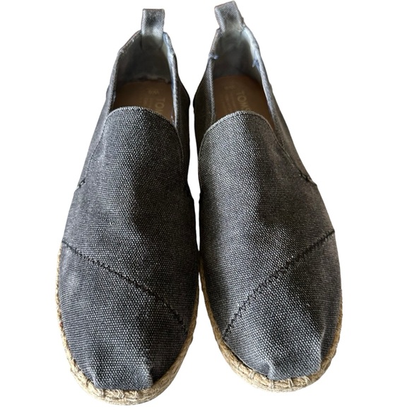 Toms Shoes - Tom’s slip on women’s loafers. Dark grey distressed bohemian casual size 8